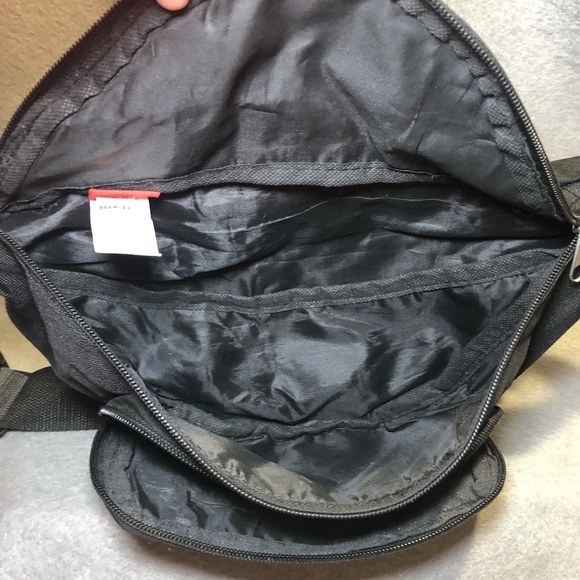 DISNEY MICKEY AND FRIENDS FANNY PACK WITH 2 ZIPPER COMPARTMENTS, 39” ROUND - Picture 7 of 10